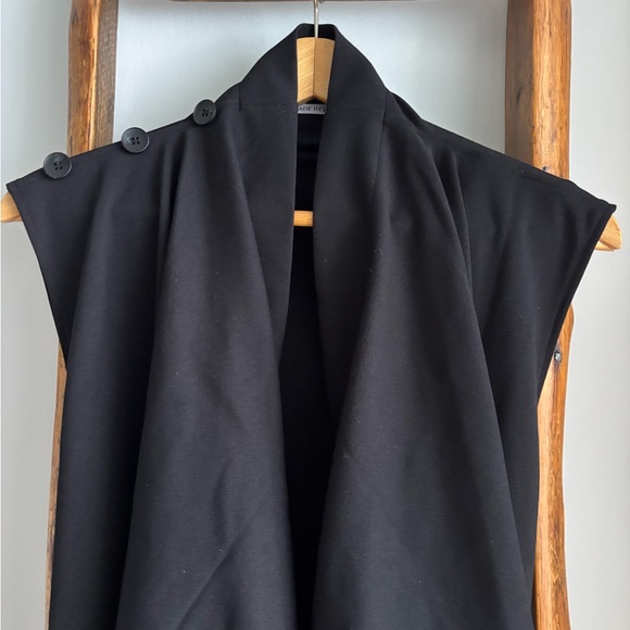 L’Autre Cote GGD Japanese Sleeveless Black Dress / Overlay - Picture 10 of 17